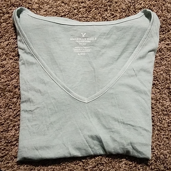 American Eagle Outfitters Tops - American eagle t shirt